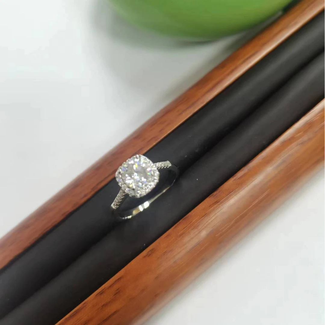 非金属莫桑石戒指 白色公主方包1ct戒指多样性发货j310