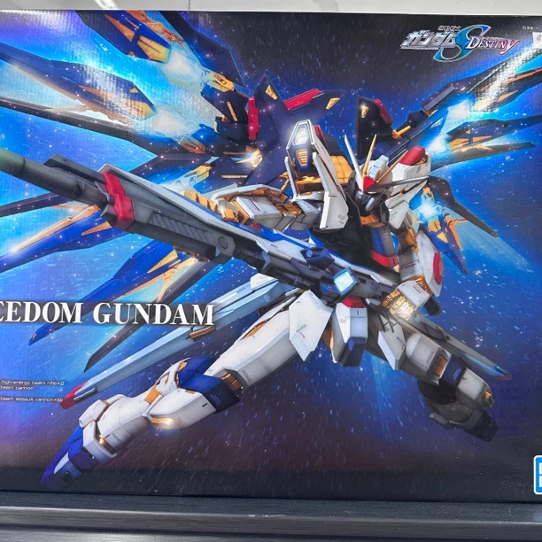 万代 PG 1/60 SEED Strike Freedom 强袭自由高达 拼装 模型 现货