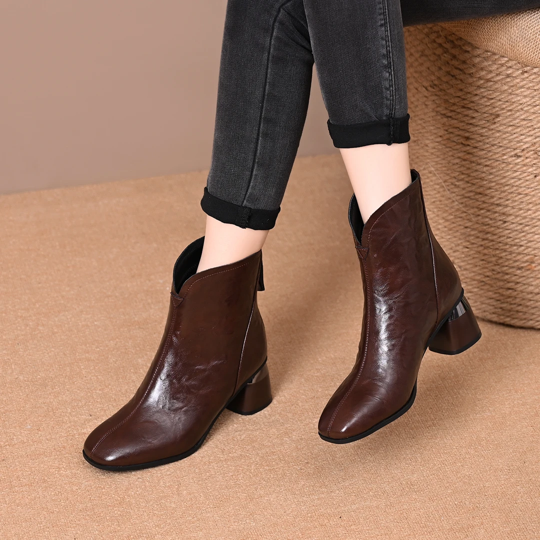 2025新款春秋季舒适短靴女粗跟软皮高跟皮鞋秋冬女鞋方头马丁女靴