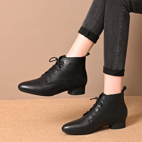 2025新款尖头系带舒适小短靴秋冬季单靴软皮粗跟皮鞋女百搭马丁靴