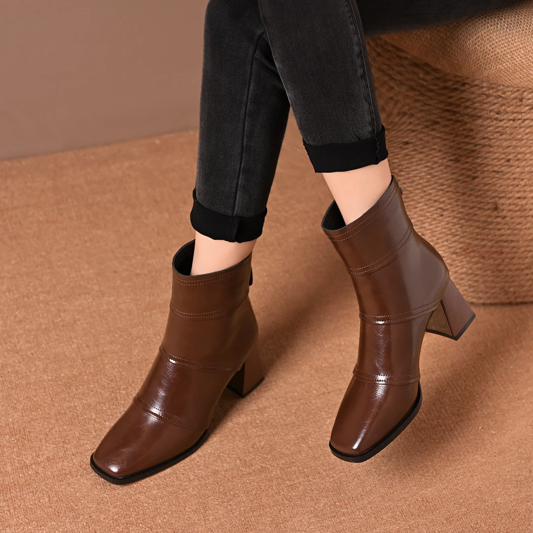 方头高跟靴子粗跟短靴2025新款后拉链瘦瘦靴拼接秋冬单靴时装女靴