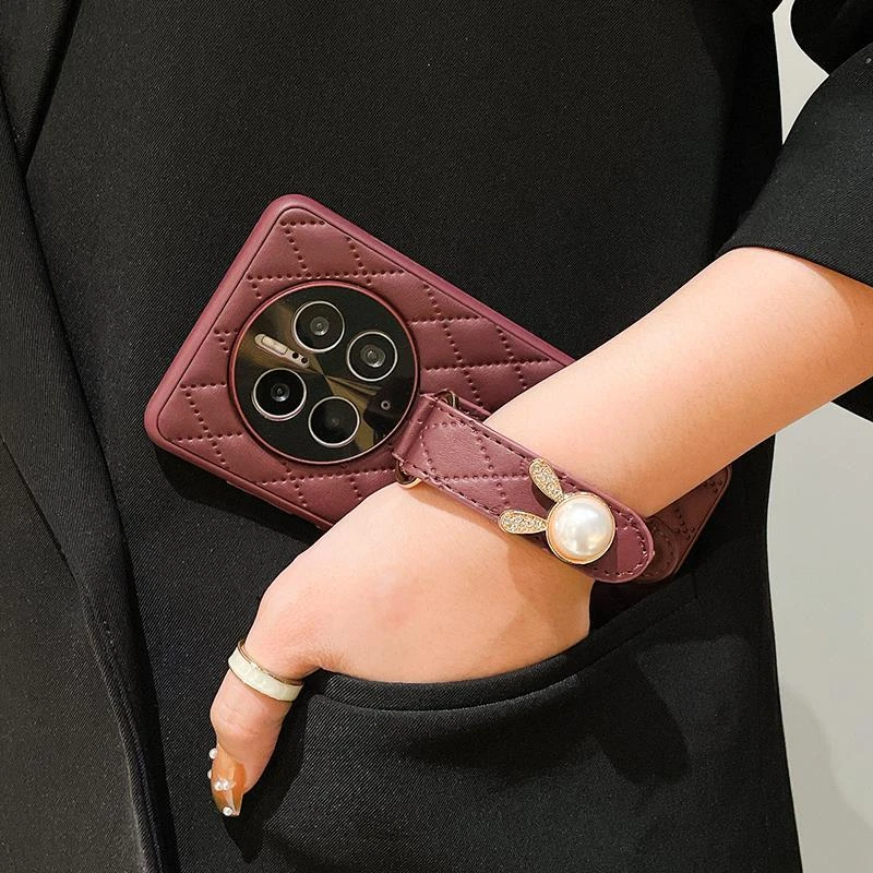 华为mate50pro手机壳新款可爱女生小香风腕带支架女高端奢华mate