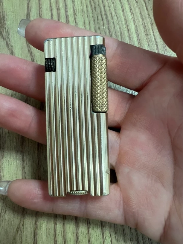 老物件金黄色铝机
