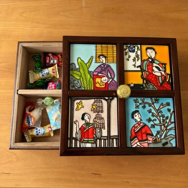 老榆木实木立体浮雕手绘陶瓷四格干果盒首饰盒收纳盒花色任选摆件