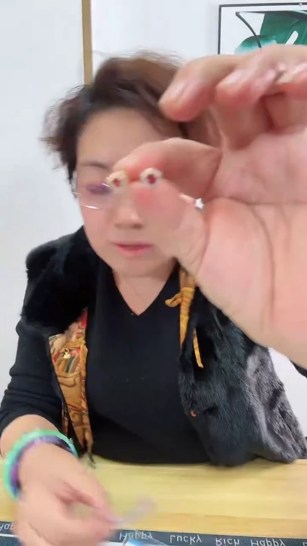 【闪购商品】石榴石耳饰银S925镶嵌耳钉