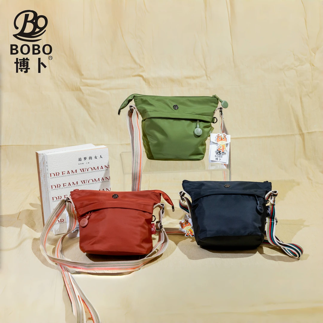 斜挎包博卜BoBo单肩斜挎水桶包高品质布包百搭防水轻便