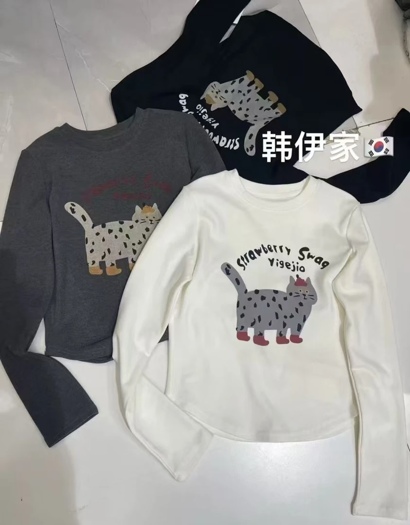 936大码胖妹妹秋冬新款显瘦猫咪字母印花磨毛加厚打底衫