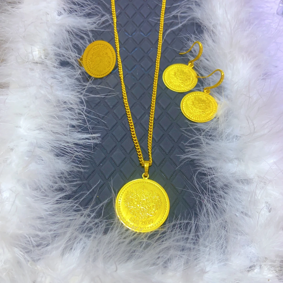 铜合金亚克力项链 新款硬币款三件套百搭爆款新疆包邮时尚