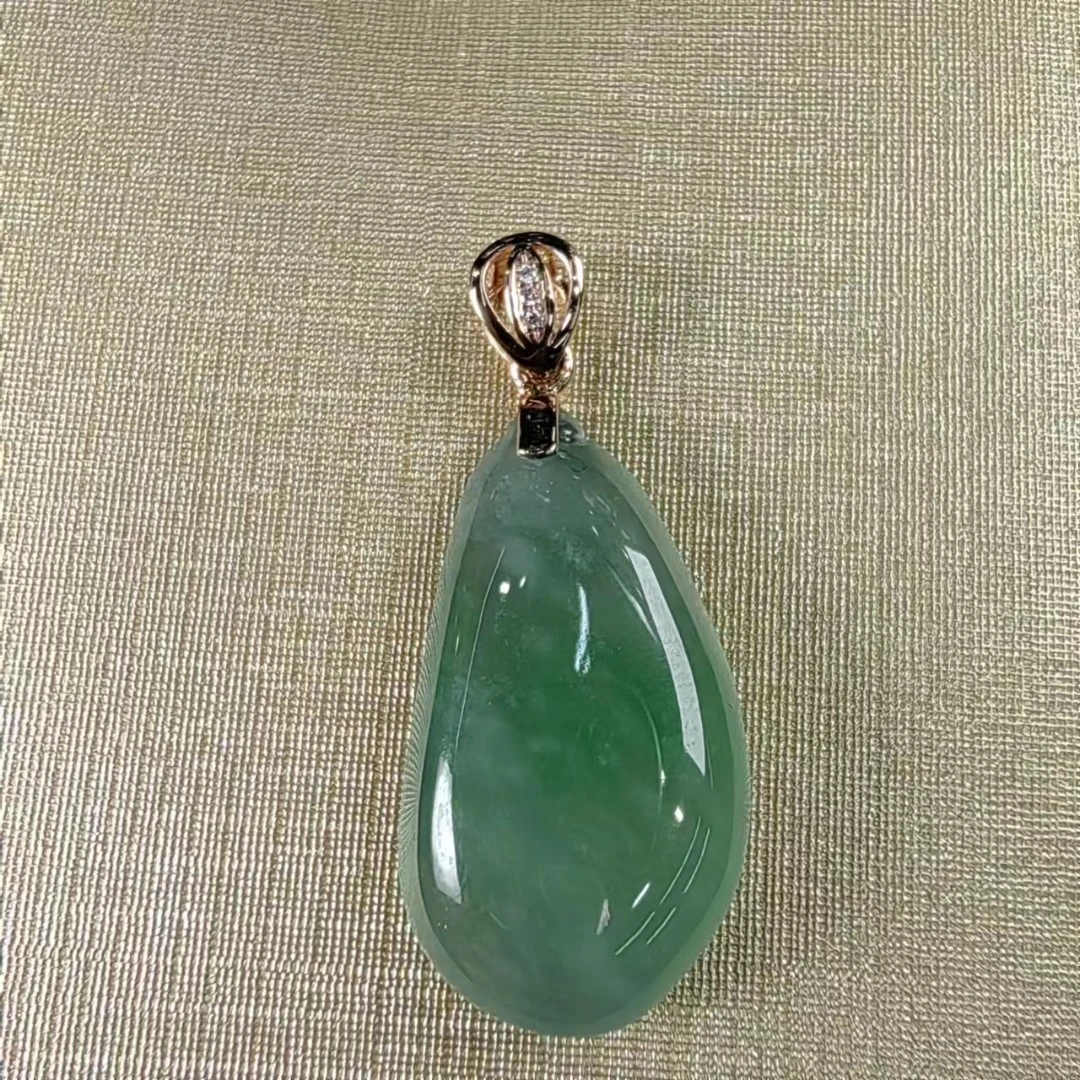 精品金丝绿高冰种翡翠福瓜