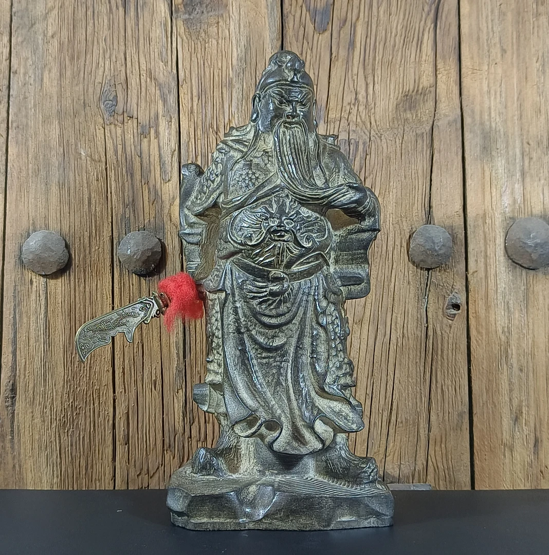 青石雕刻关公摆件