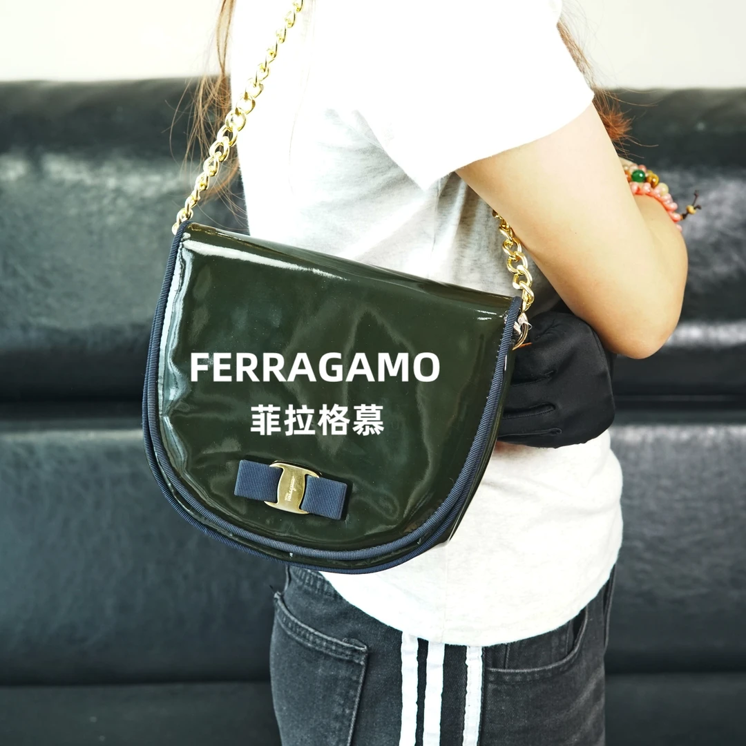 95新 FERRAGAMO/菲拉格慕 黑色链条单肩包/DD07216074/09
