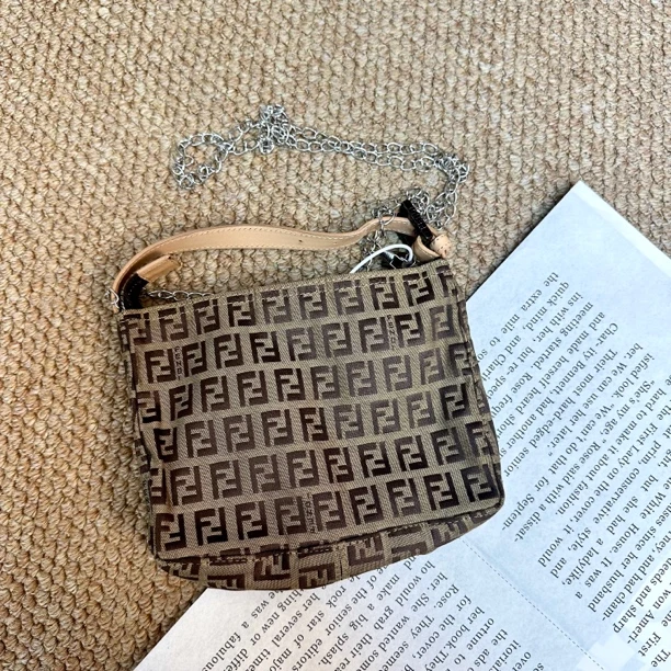 95新 FENDI/芬迪  XM/黑色满印暗纹老花麻将手提包/JJ07111286