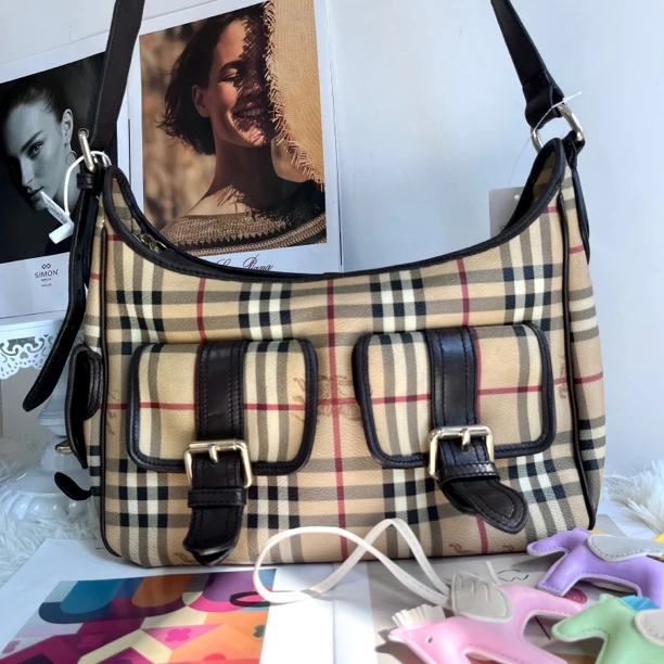 95新 BURBERRY/博柏利  XM/格纹牛角双口袋邮差斜挎包/YZ10801075