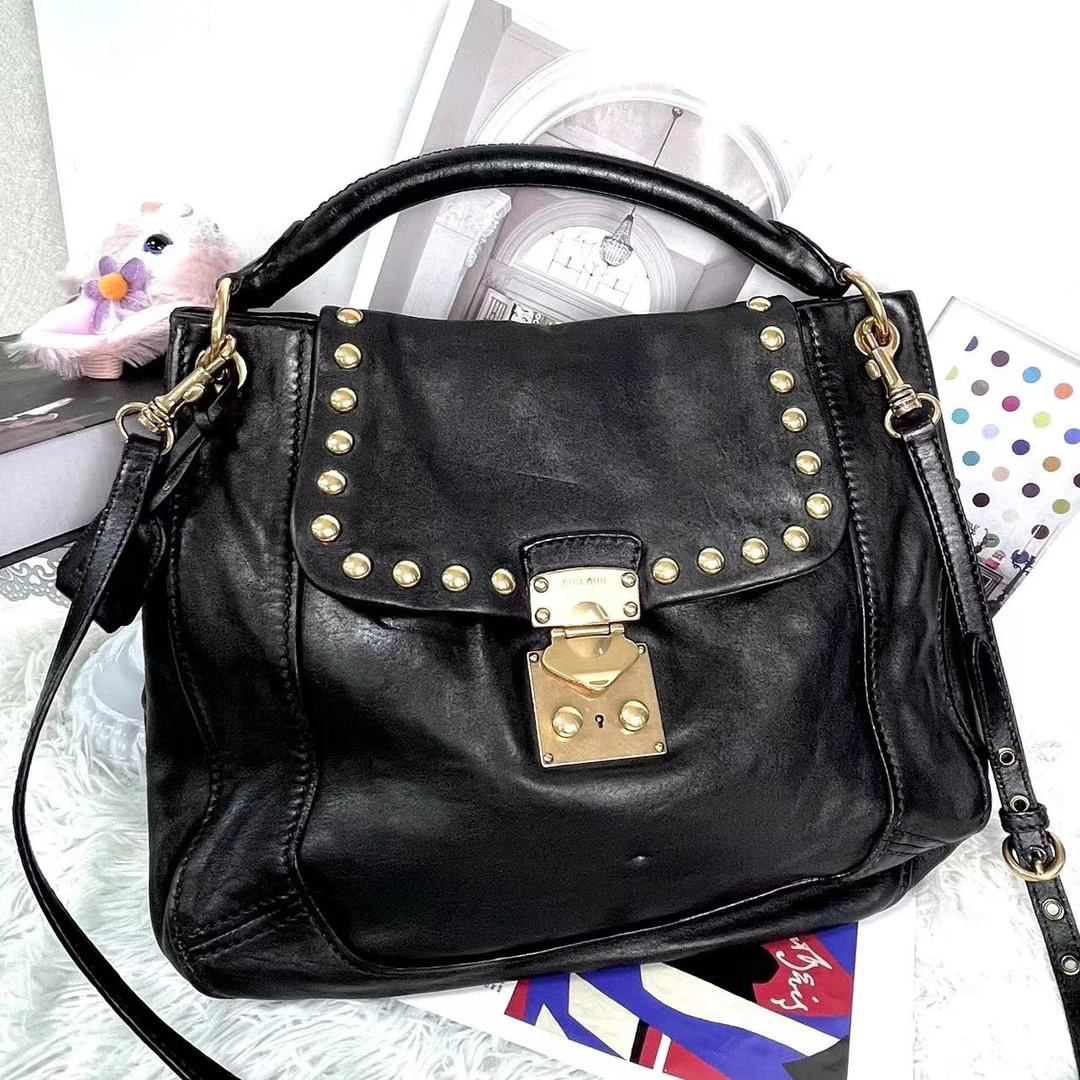 95新 MIU MIU/缪缪  XM/黑金铆钉时尚手提斜挎包/LJ08513018改