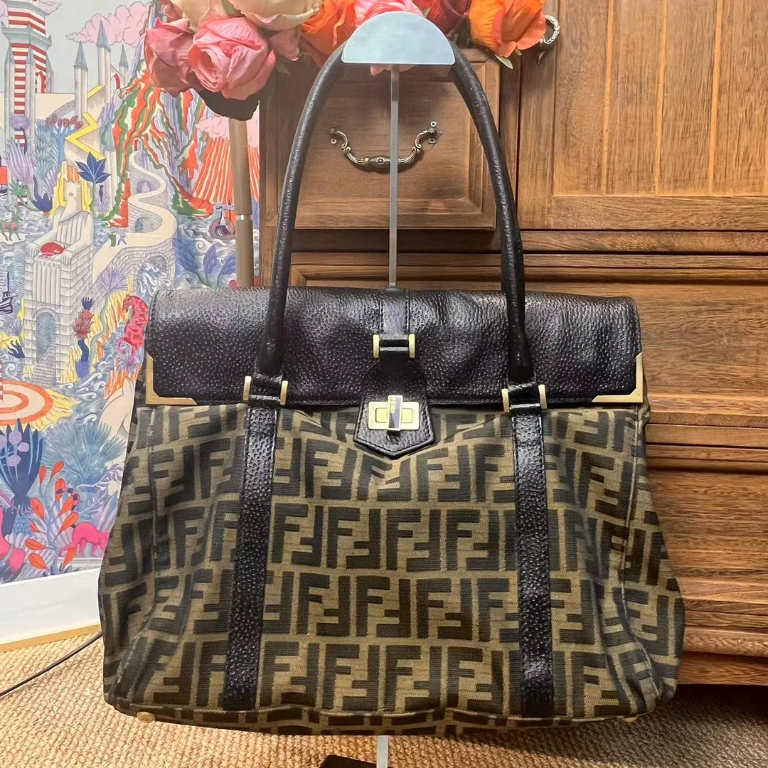 95新 FENDI/芬迪  XM/Zucca满印老花单肩手提包/F3JZ07701001改