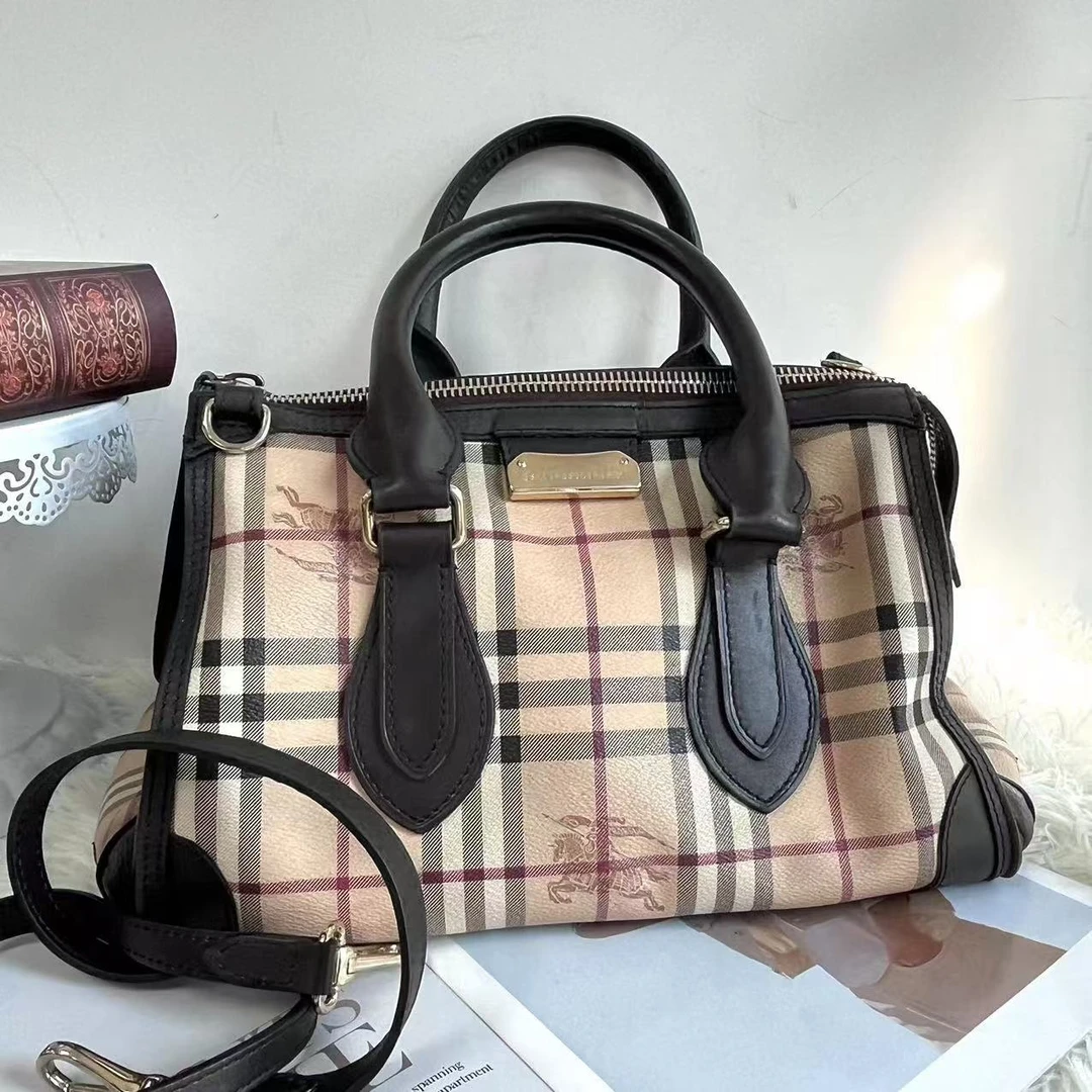 95新 BURBERRY/博柏利  XM/经典格纹战马拼皮波士顿/AR09704040