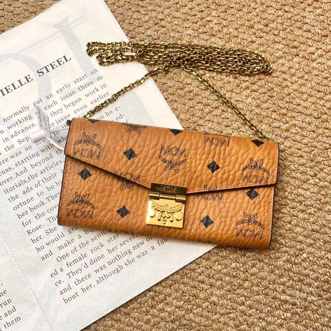 95新 MCM XM/干邑色 老花信封woc链条斜挎包/QC06829054