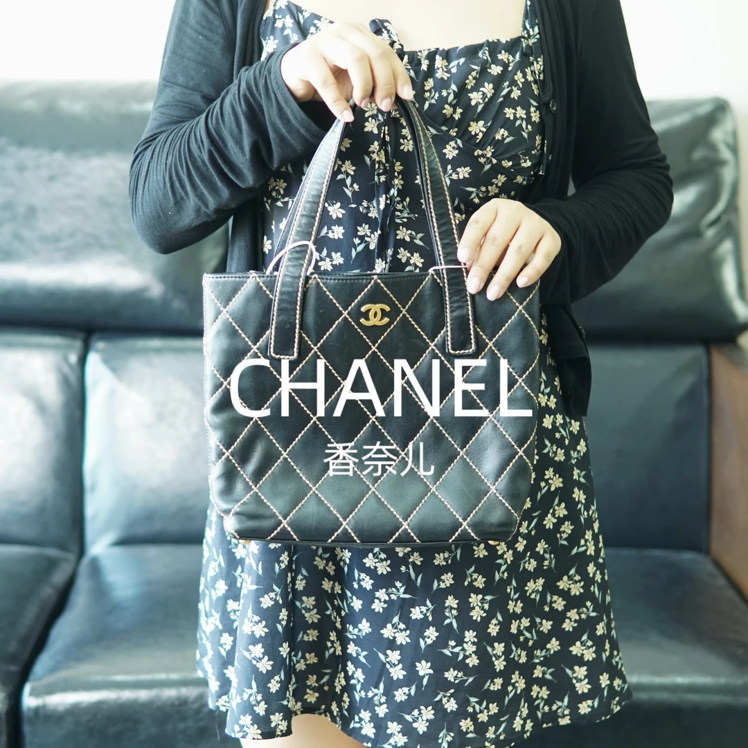 95新 Chanel/香奈儿 黑色缝线手提包/F3FY04405009/09