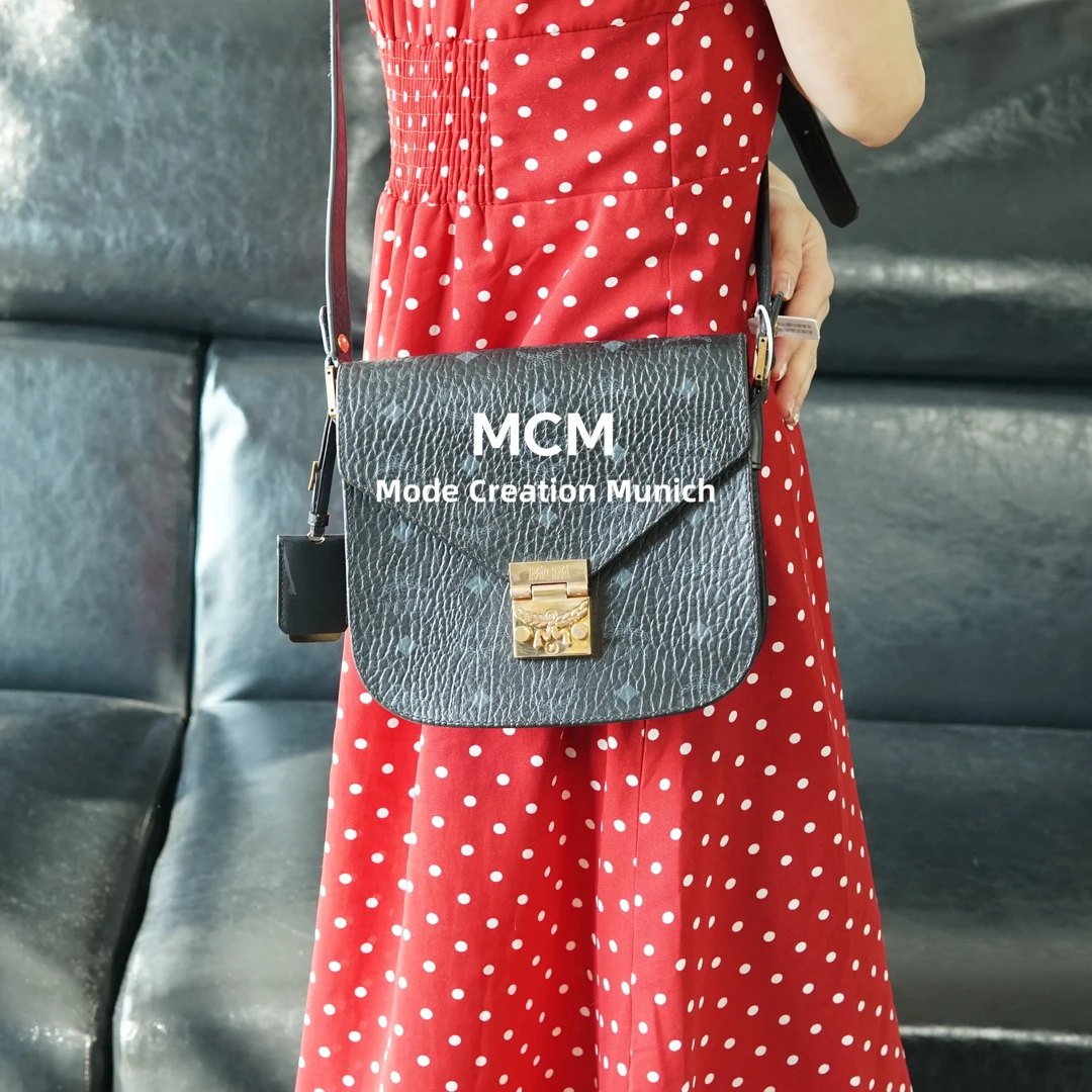 95新 MCM 黑色马蹄包/SD08615549/t台