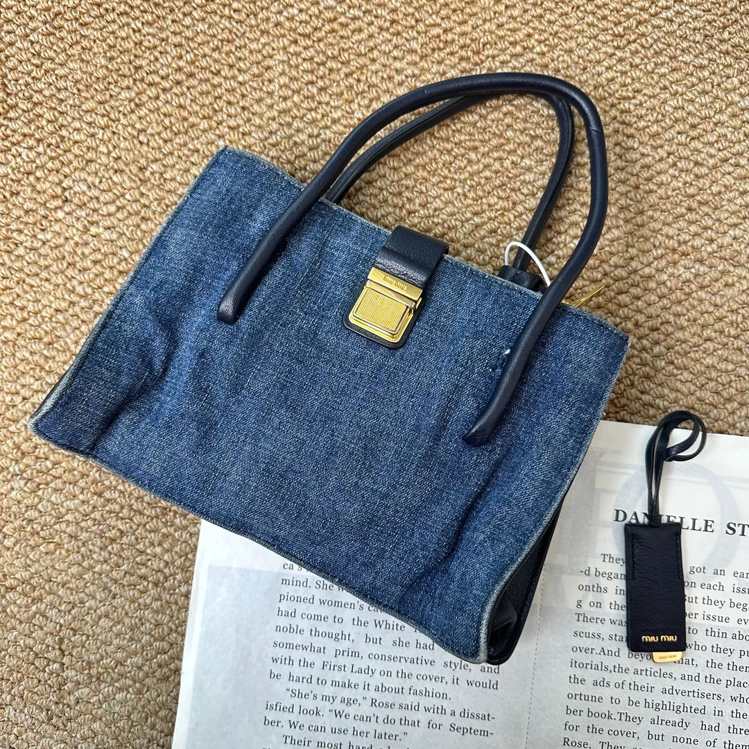 95新 MIU MIU/缪缪  XM/牛仔丹宁时尚百搭手提斜挎包/BB08811003