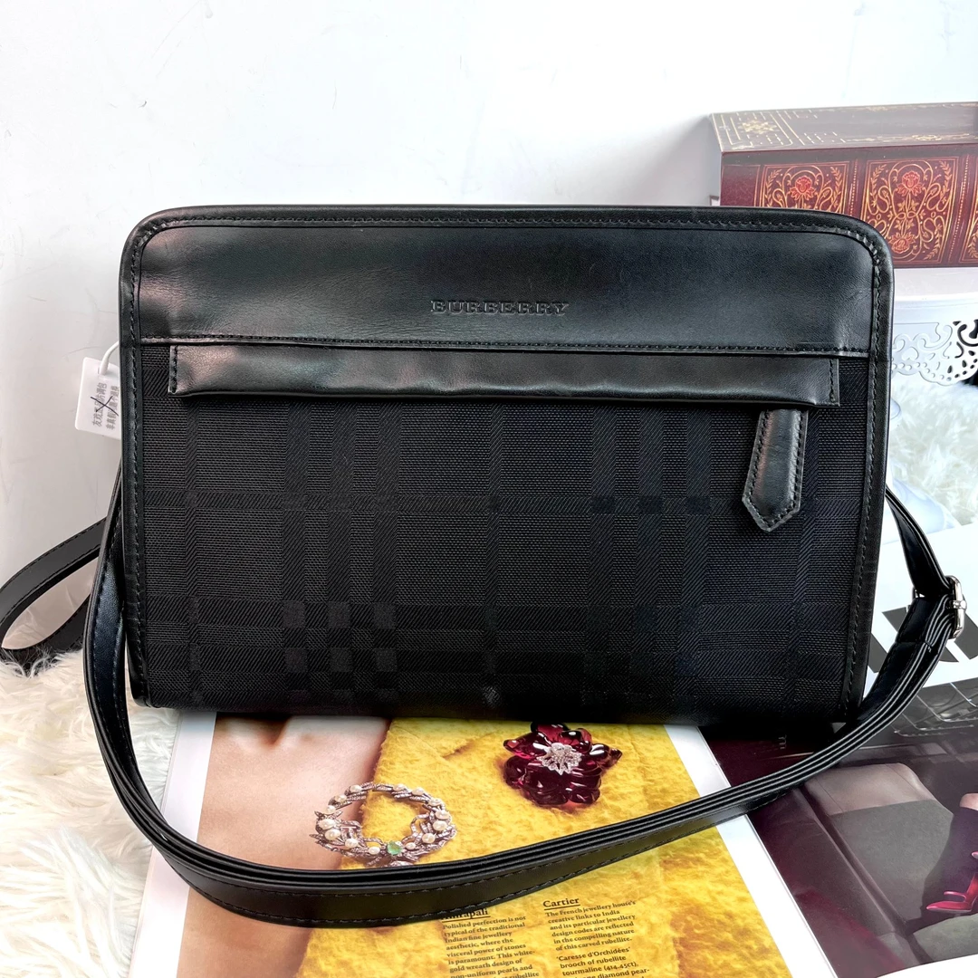 95新 BURBERRY/博柏利 XM/黑色商务改造单肩斜挎包/JJ09216936特