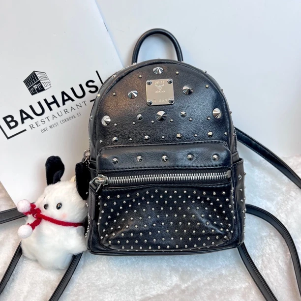 95新 MCM XM/时尚黑银铆钉 辣妹高街超mini双肩包/HB08721596