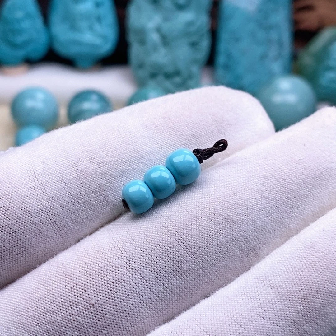 绿松石颈饰未镶嵌