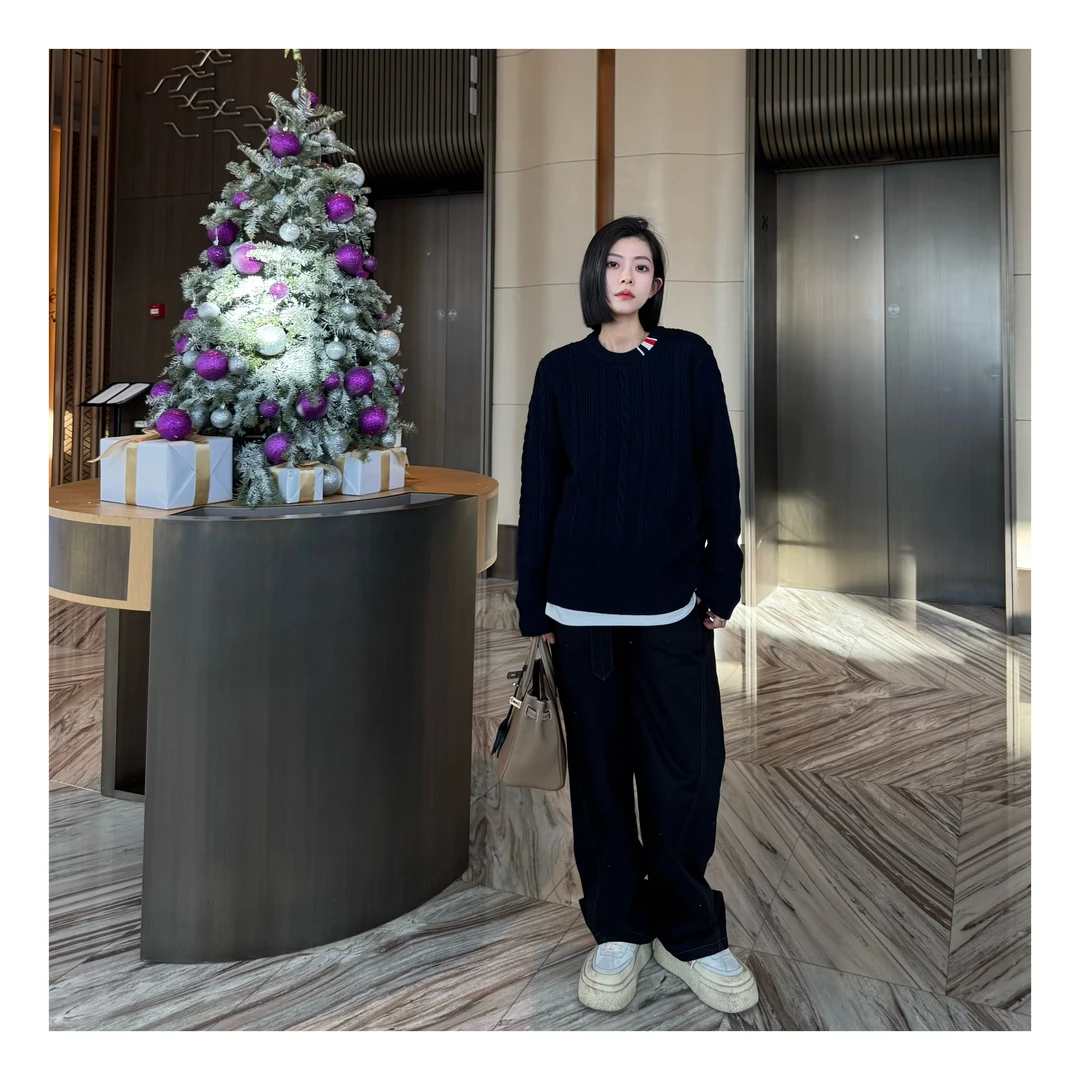 24新品男款领口彩条提花绞花毛衣