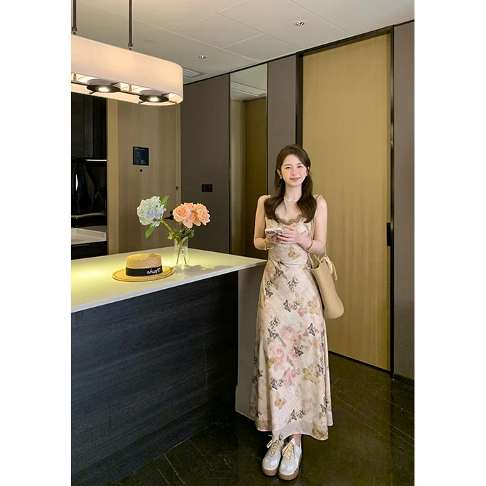 现货陳文文【初晴春晚】初夏 复古碎花v领设计感修身长裙39241L3197