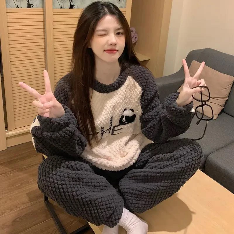 2023年新款睡衣女秋冬季珊瑚绒加厚加绒卡通熊猫小个子家居服套装