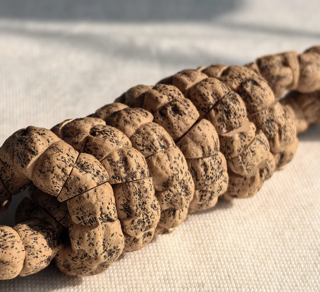 大号热振黄皮几何大肠百香籽，皮质密度超好，狠压手，闭眼睛玩红