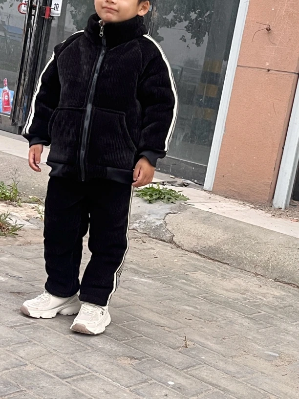 001普曼奇2024儿童新品休闲运动风冬季三复合加厚外穿家居服睡衣