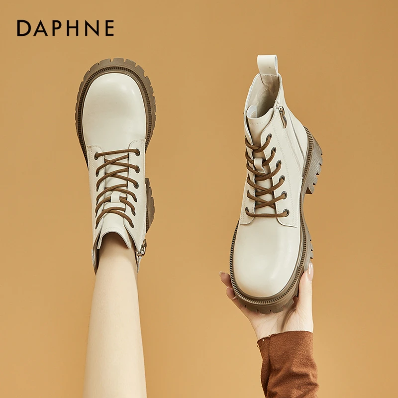 达芙妮白色小短靴女2025新款秋冬英伦风马丁靴高帮百搭厚底瘦瘦靴