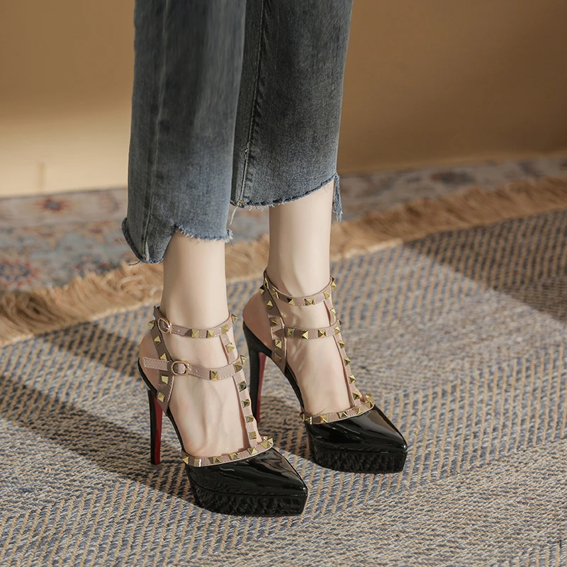 女士铆钉防水台裸色高跟鞋气质百搭女鞋细跟尖头单鞋罗马凉鞋女夏