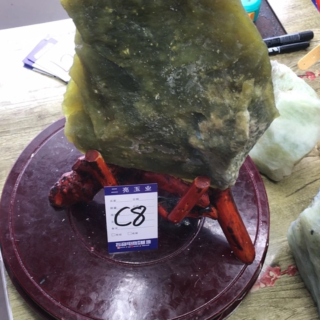 【闪购商品】蛇纹石玉岫玉原石未镶嵌小**乖