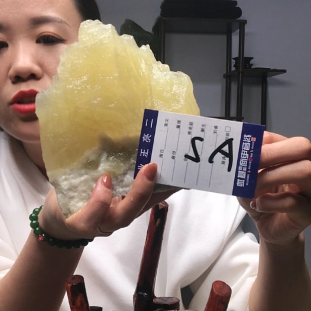 【闪购商品】蛇纹石玉岫玉原石未镶嵌韦*