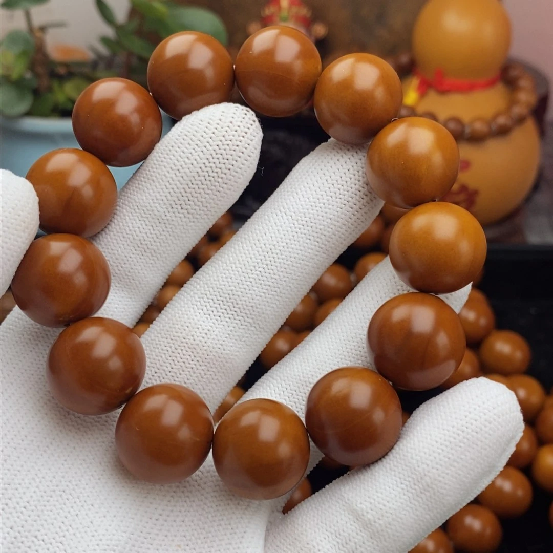 橄榄核核雕1.7尺寸小孔道全品。