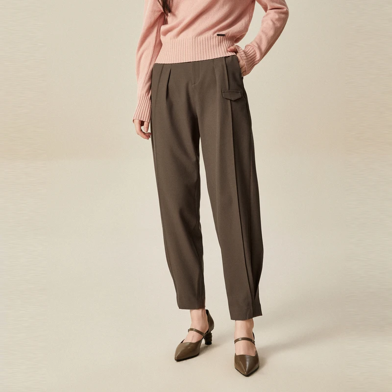 XG雪歌军绿色通勤简约休闲裤秋季新款翻袋设计宽松哈伦长裤女