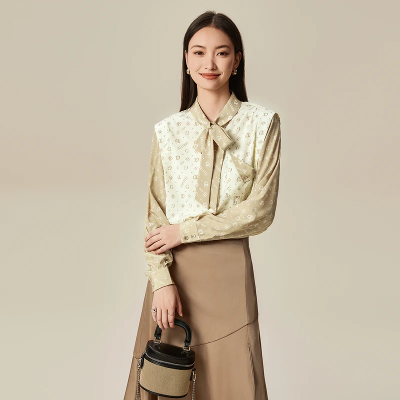 XG雪歌创意拼接设计长袖衬衫春季新款系带领桑蚕丝印花上衣女