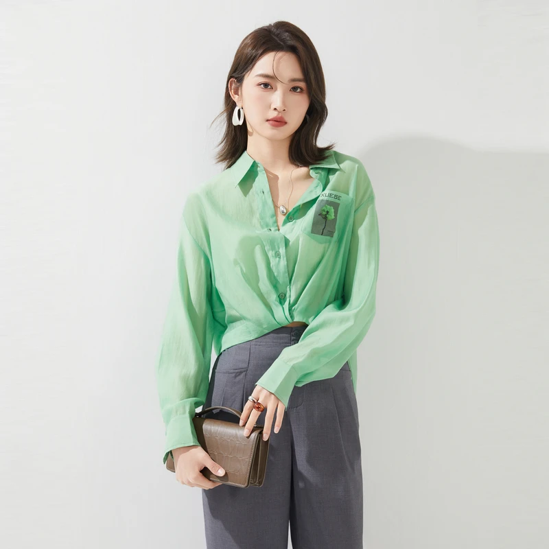 XG雪歌绿色通勤简约长袖衬衫春季新款翻领设计短款休闲上衣女
