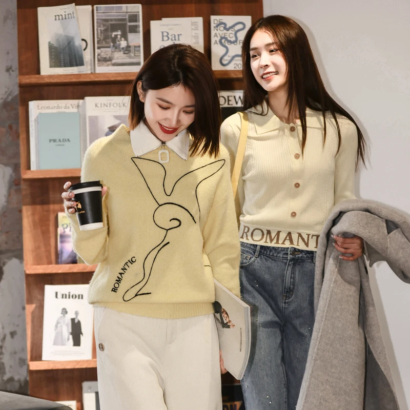 XG雪歌浅黄色羊驼毛毛针织衫冬季新款套头圆领长袖羊毛衫女装