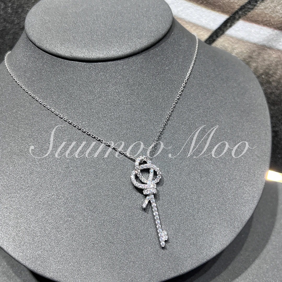 链子925银合成锆石 法式时尚满钻扭结钥匙项链 925通体银