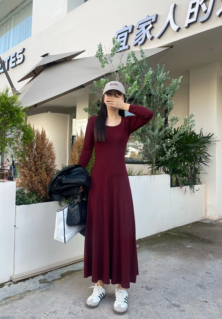 新疆包邮秋季法式收腰修身长裙时尚性感纯色超显瘦大摆连衣