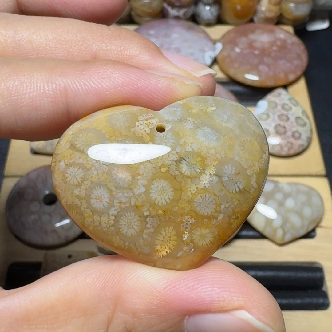 硅化玉孔瑕3个50，看细再拍未镶嵌