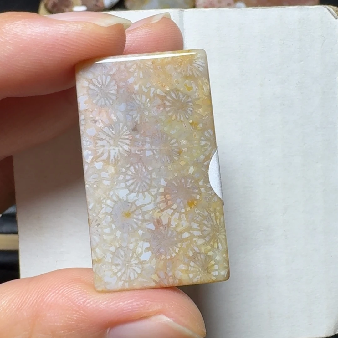 硅化玉温柔粉黄花未镶嵌