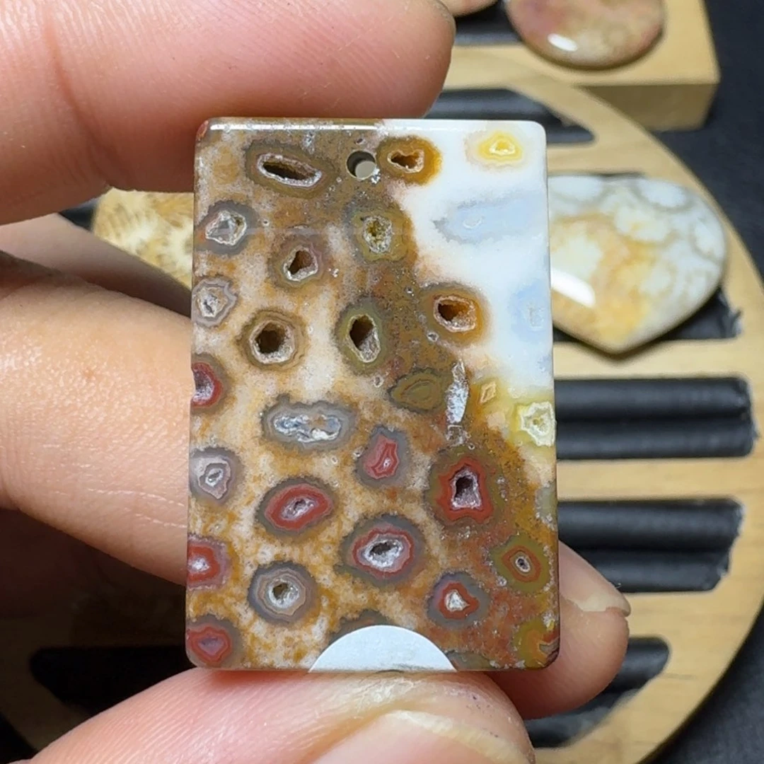 石英质玉纯天然色有机玉石未镶嵌