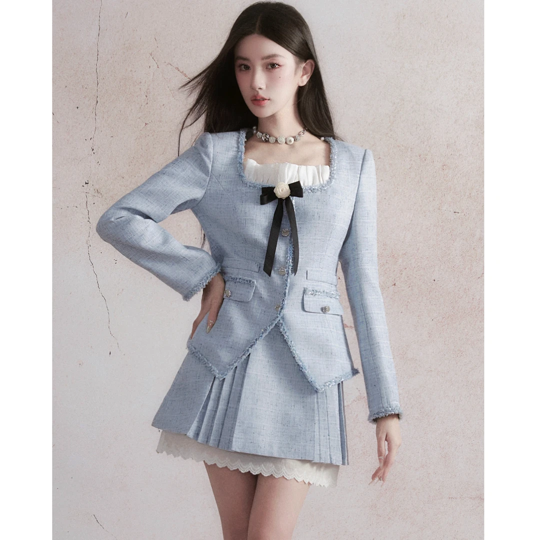 Fragile Heart【秋冬福利】 蓝色小香风套装设计感千金风外套