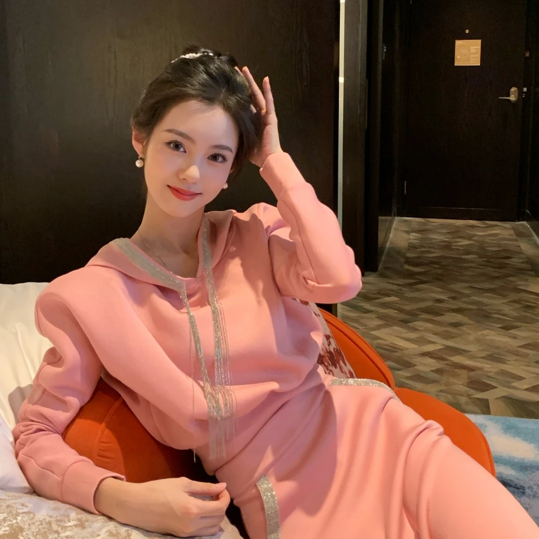 阿姐家大麦6 海派甜心 减龄粉色连帽卫衣+开衩半身裙套装AZ3727