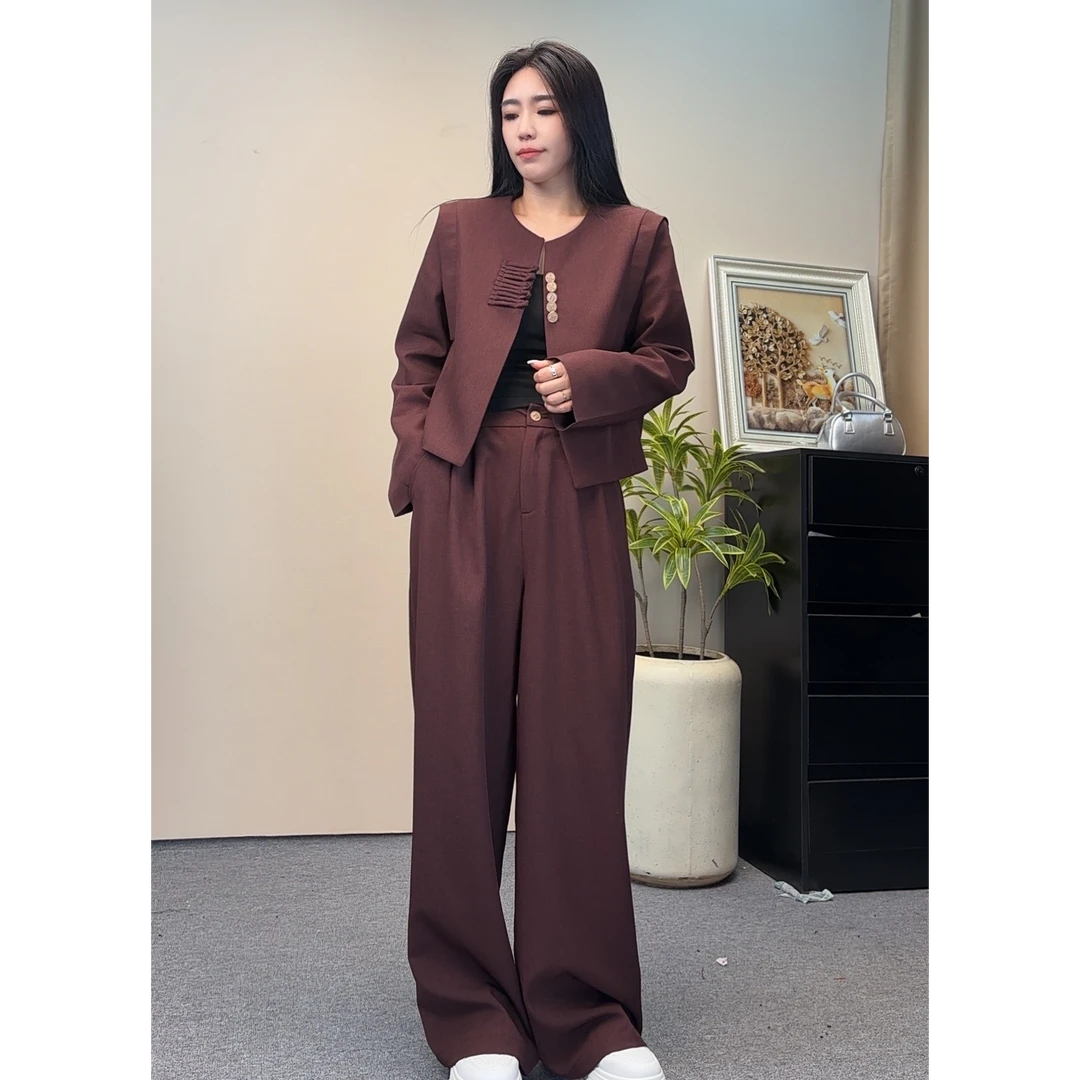 566高级感西服套装早秋新款国风盘扣短款西装外套直筒裤两件套