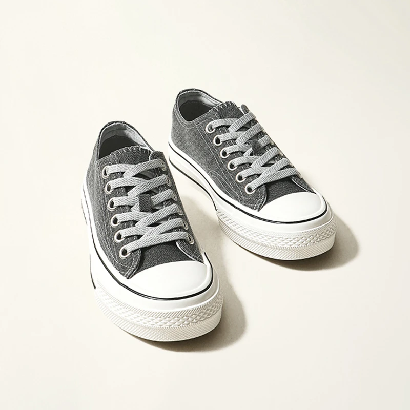 法国TOUCH MISS高级感帆布鞋女新款学院风平底运动百搭休闲鞋板鞋